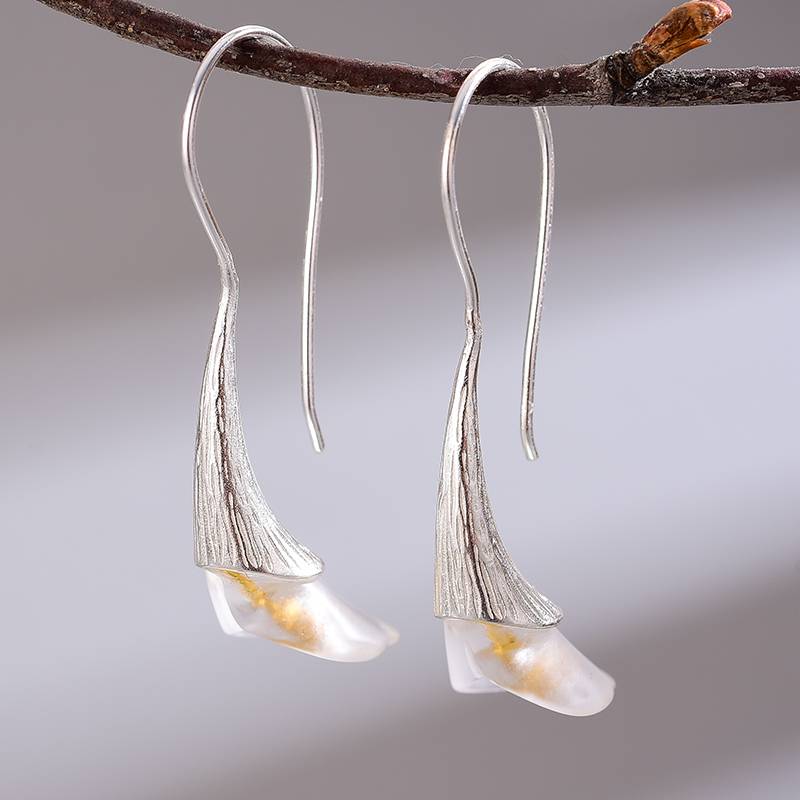CALLA LILY DANGLE EARRINGS Spring Blooms