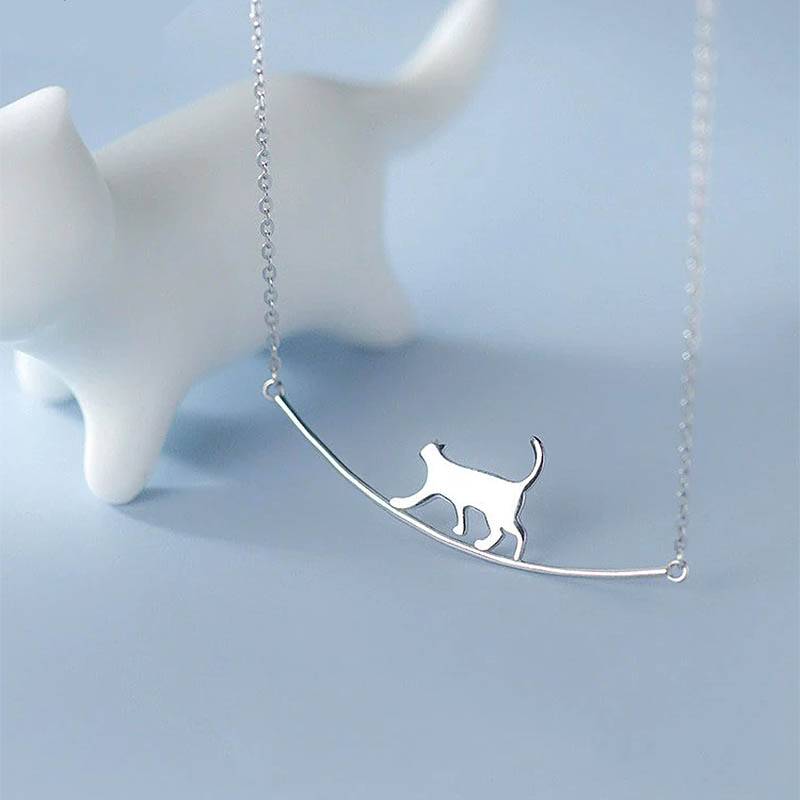 STROLLING CAT NECKLACE Necklaces