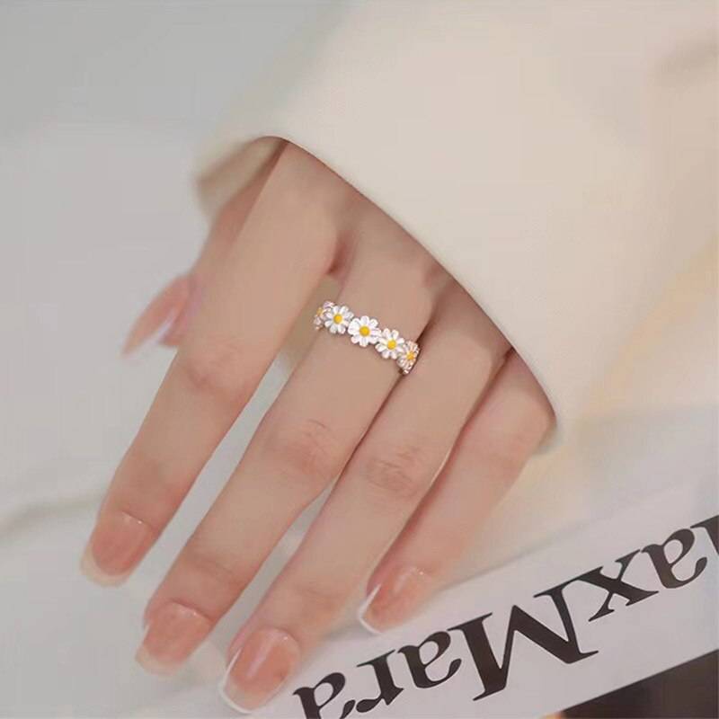 Vintage Silver Color Daisy Flower Rings For Women Korean Style Adjustable Opening Finger Ring Bridal Wedding Party Jewelry Gift Rings